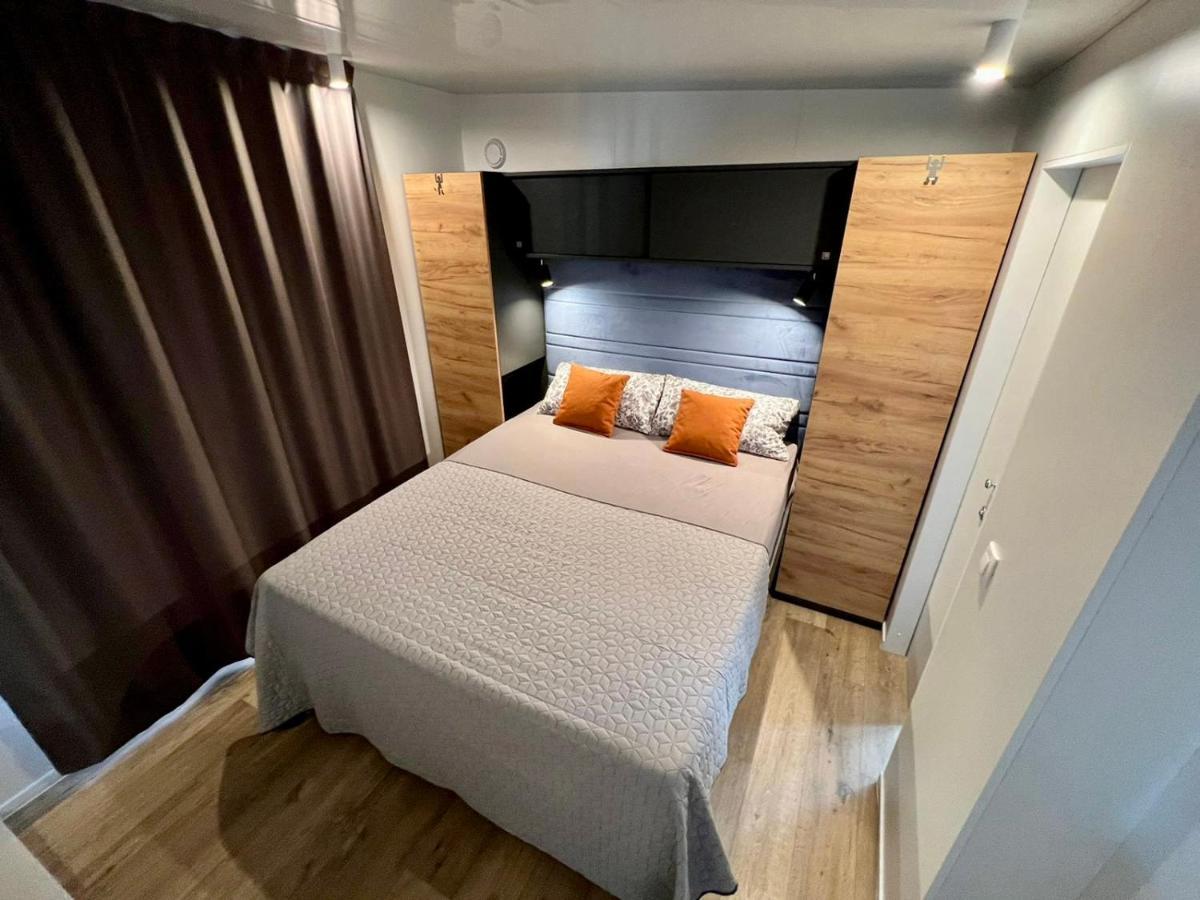 Villa Family Grand De Luxe Mobilhome Selce Eksteriør bilde