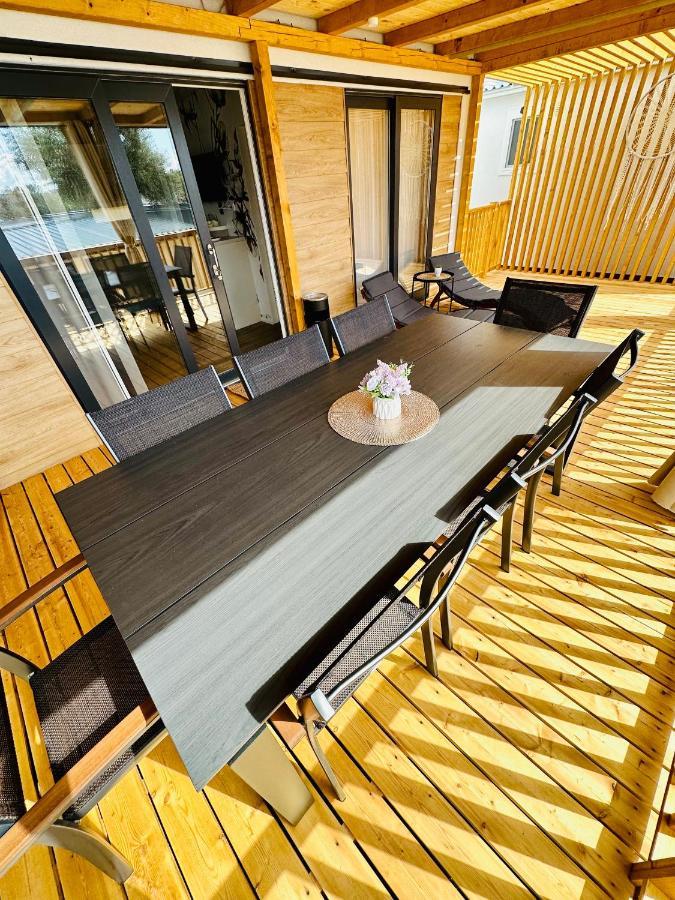 Villa Family Grand De Luxe Mobilhome Selce Eksteriør bilde